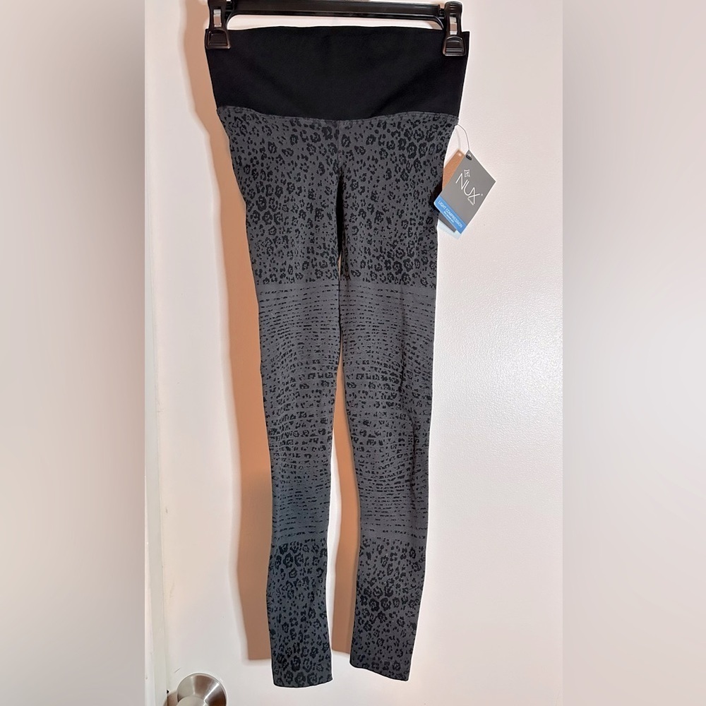 NWT Soulcycle x Nux Black and Gray Leopard Light Compression Crop Leggings Small